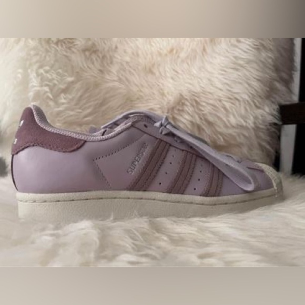 Super Cute. Women’s Adidas Superstar Sneakers!!